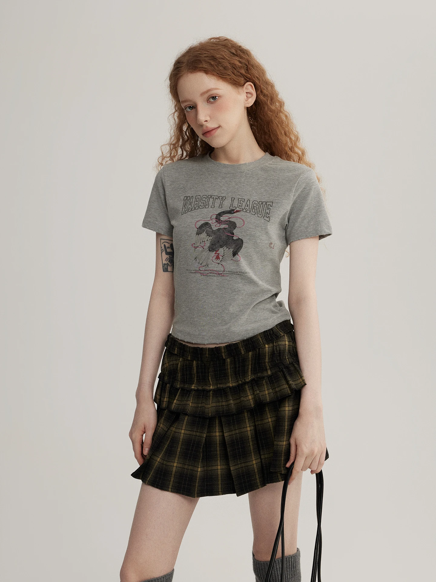 

Женская модная футболка с круглым вырезом и принтом, стандартный крой, хлопок, осенняя коллекция