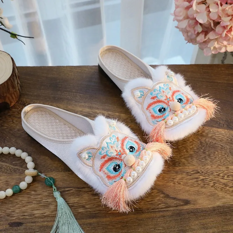2026 New Trendy Ethnic Flat Retro Folk Style Embroidered Shoes for Adults - Women's Embroidered Tiger Head Slippers -Single Pair