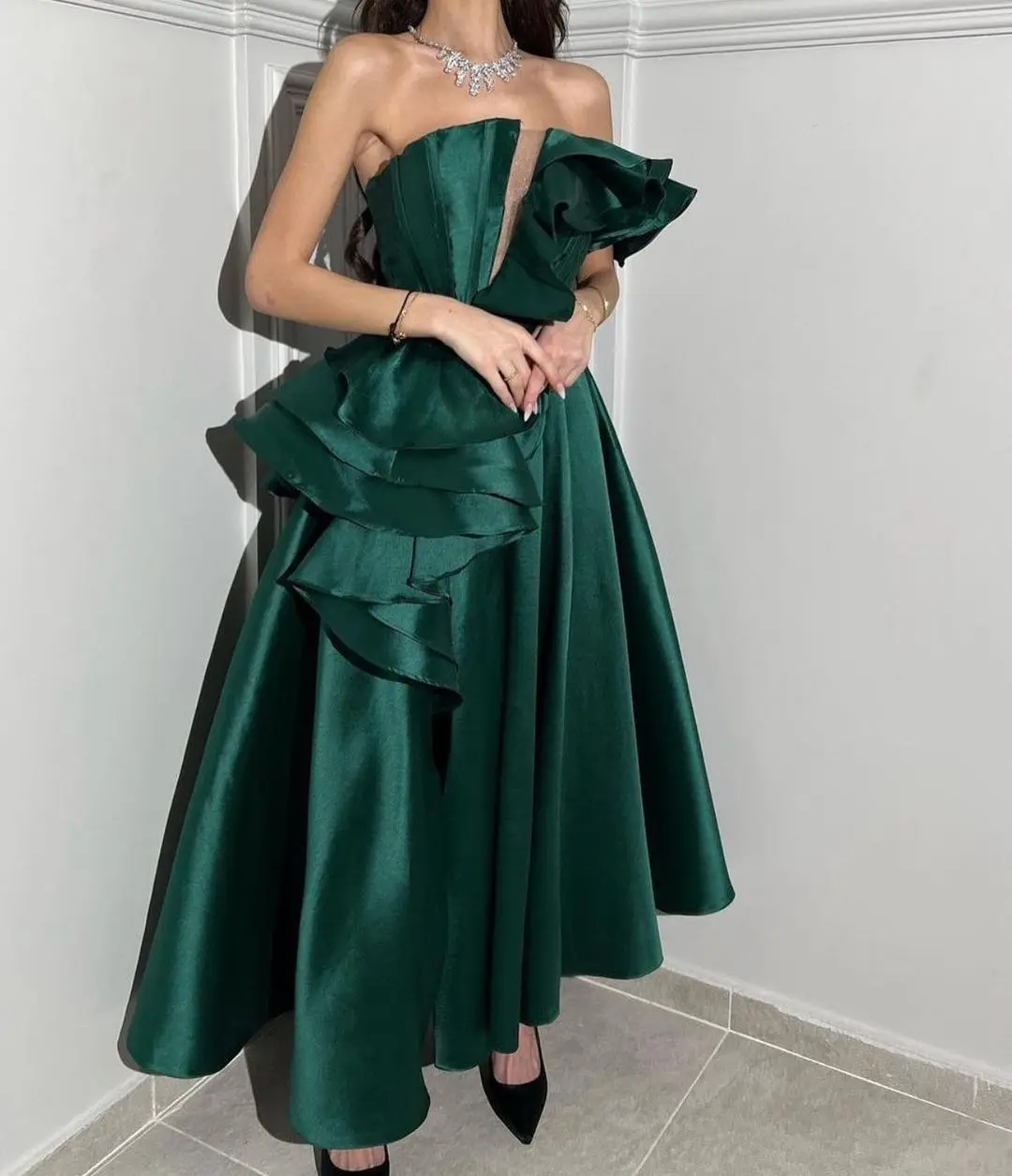 

Green V Neck Evening Dresses Floor Length Sleeveless Satin Prom dresses High Side Split Saudi Arabia Women's Formal Dress