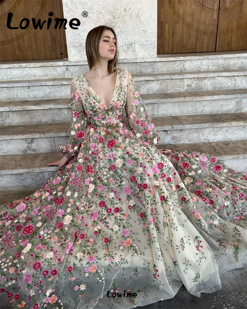 Amazing Embroidery Floral Long Prom Dresses Women V Neck Formal Evening Dress A-line Plus Size Customized Celebrity Prom Dresses