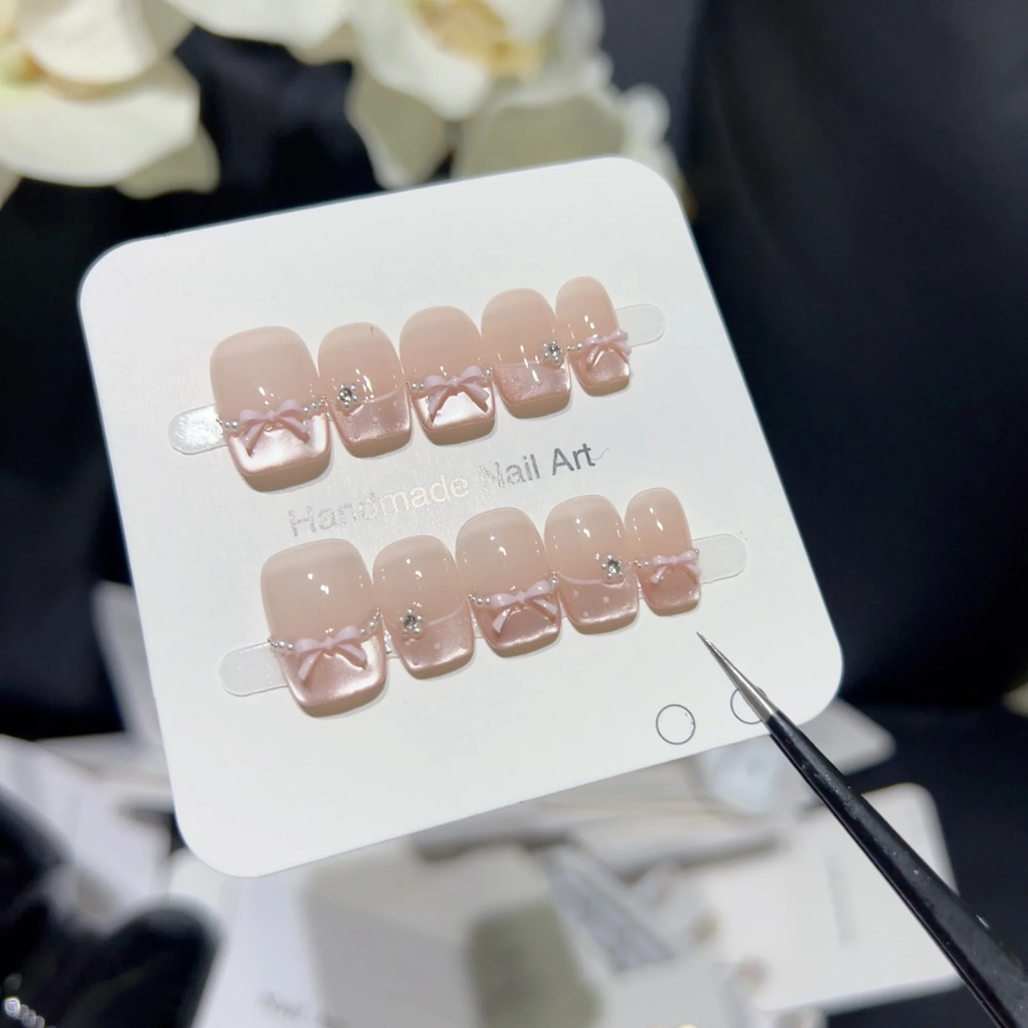 10pcs High-end French pure and sensual princess style, pink cat-eye polka dot bow handmade fake nails, High-end and light luxury