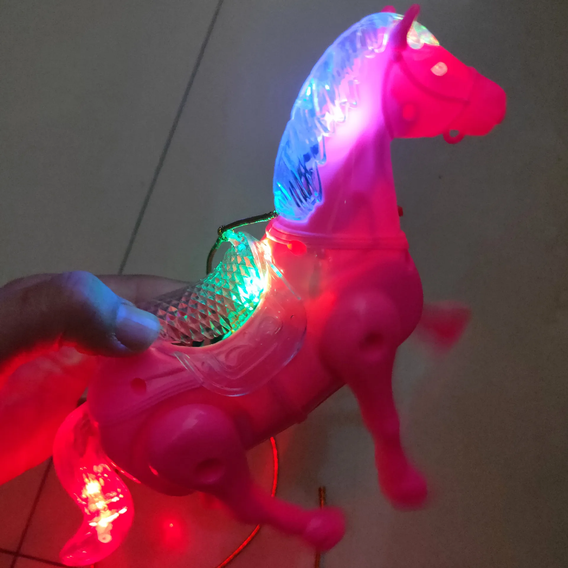 Cuerda de tracción eléctrica de dibujos animados para niños, juguetes de Pony coloridos para gatear, divertido y creativo que emite luz con música, muñeca eléctrica, regalos para niños