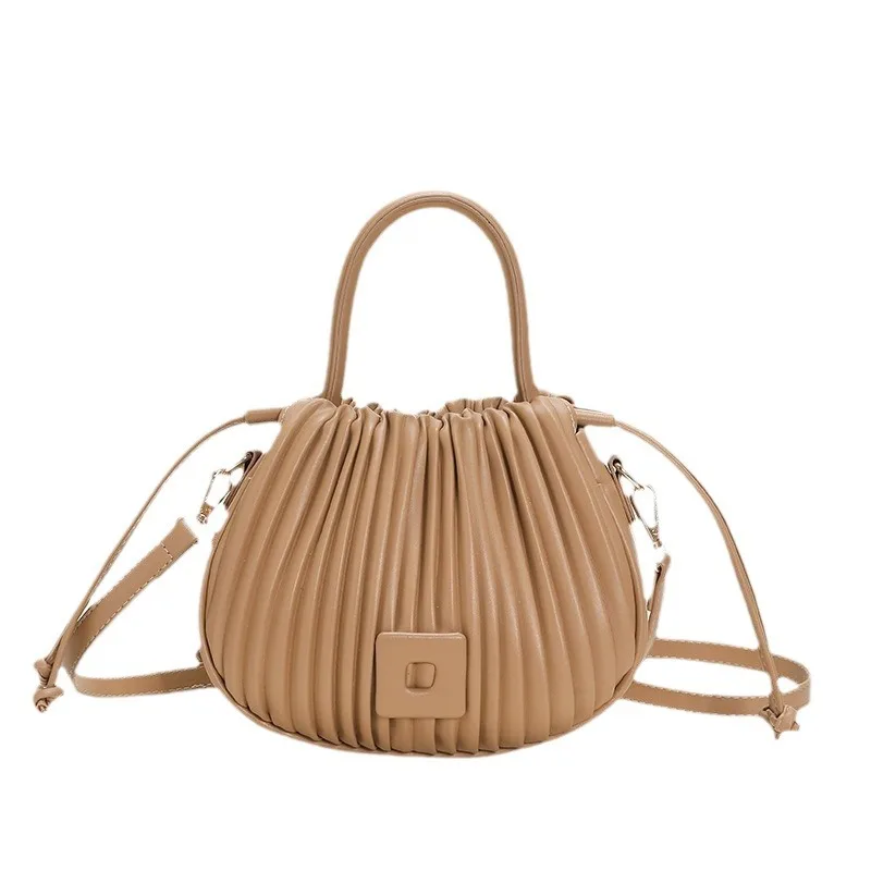 Retro Pleated Ladies Shoulder Bag Fashion Drawstring Girl Crossbody Korean Ladies Handbag Bucket Bag Metal Decoration PU Materia