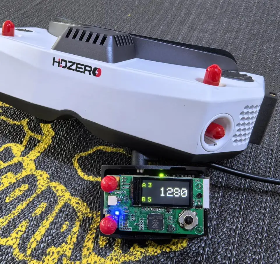 

Upgraded 1.2 1.3GHz Diversity Receiver 4dbi Gain 9ch 1080Mhz-1360Mhz FPV Fatshark/SKYZONE/DJI Drone Goggles V1 V2 Accessories