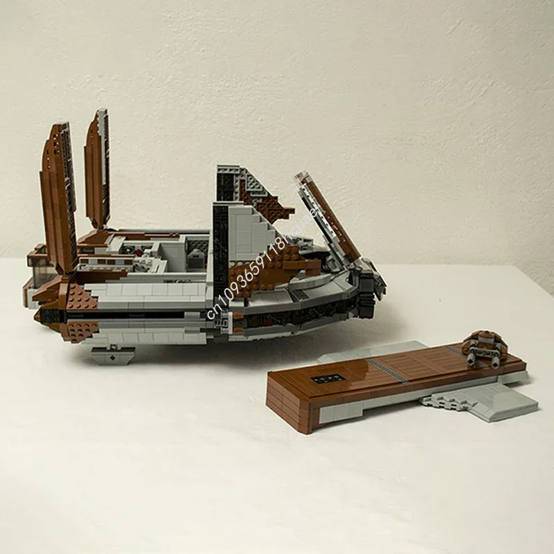 3173PCS MOC Star Battle SW: Knights Of The Old Republic Ebon Hawk Spaceship Model Building Blocks Stacking Bricks Creative