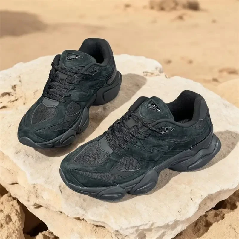 

Идеальные для поездок на работу и отдыха, легкие кроссовки с амортизацией для мужчин и женщин.