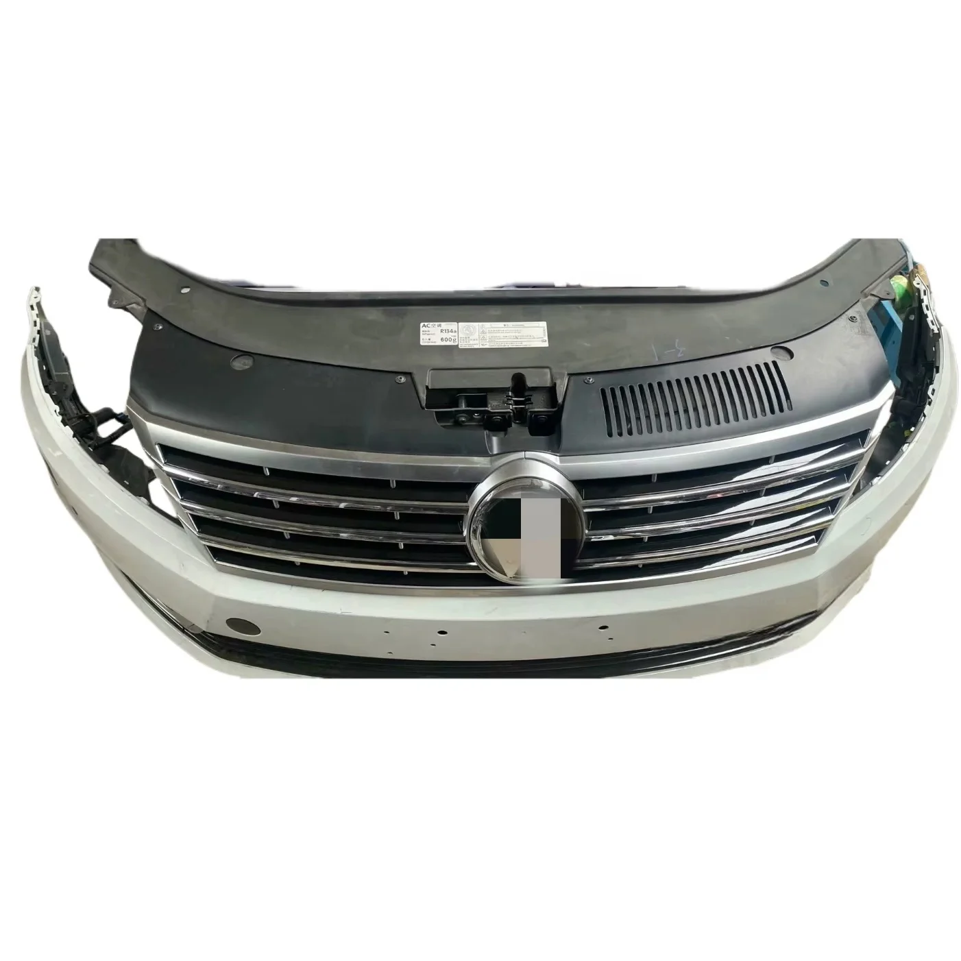 Suitable for Volkswagen CC plastic bumper assembly to replace the body cover of the front nozzle assembly of the body kit.