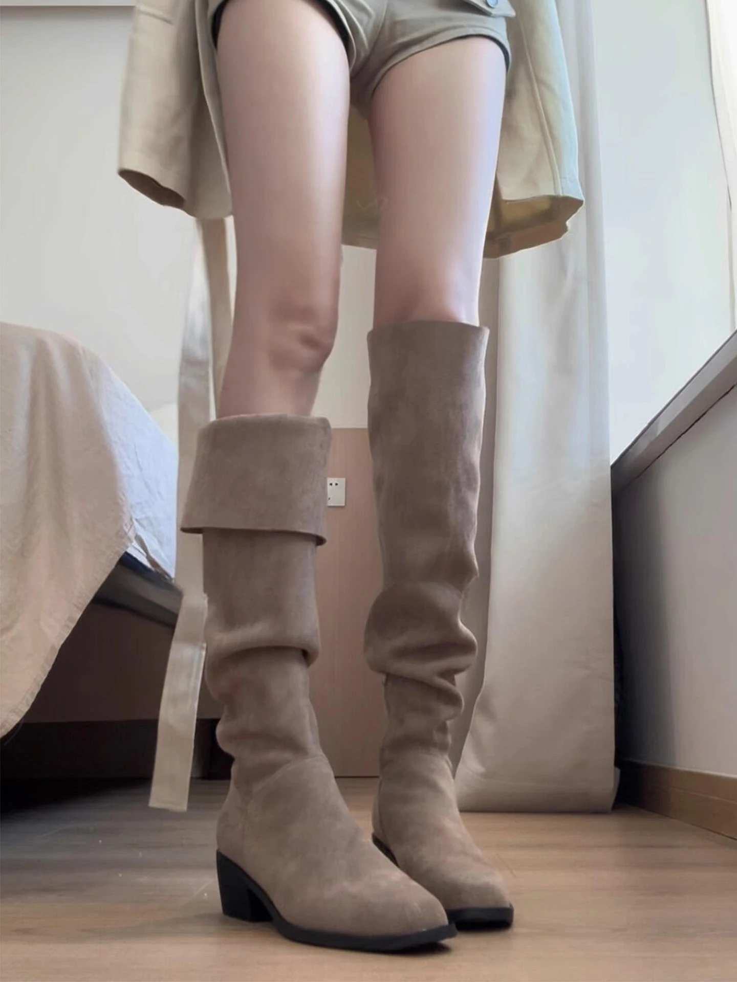 

Ретро-ботинки из бархата с отворотом, женские, осень 2025, новые, не до колена, из натуральной кожи, с двусторонней эластичной вставкой, облегающие, модные