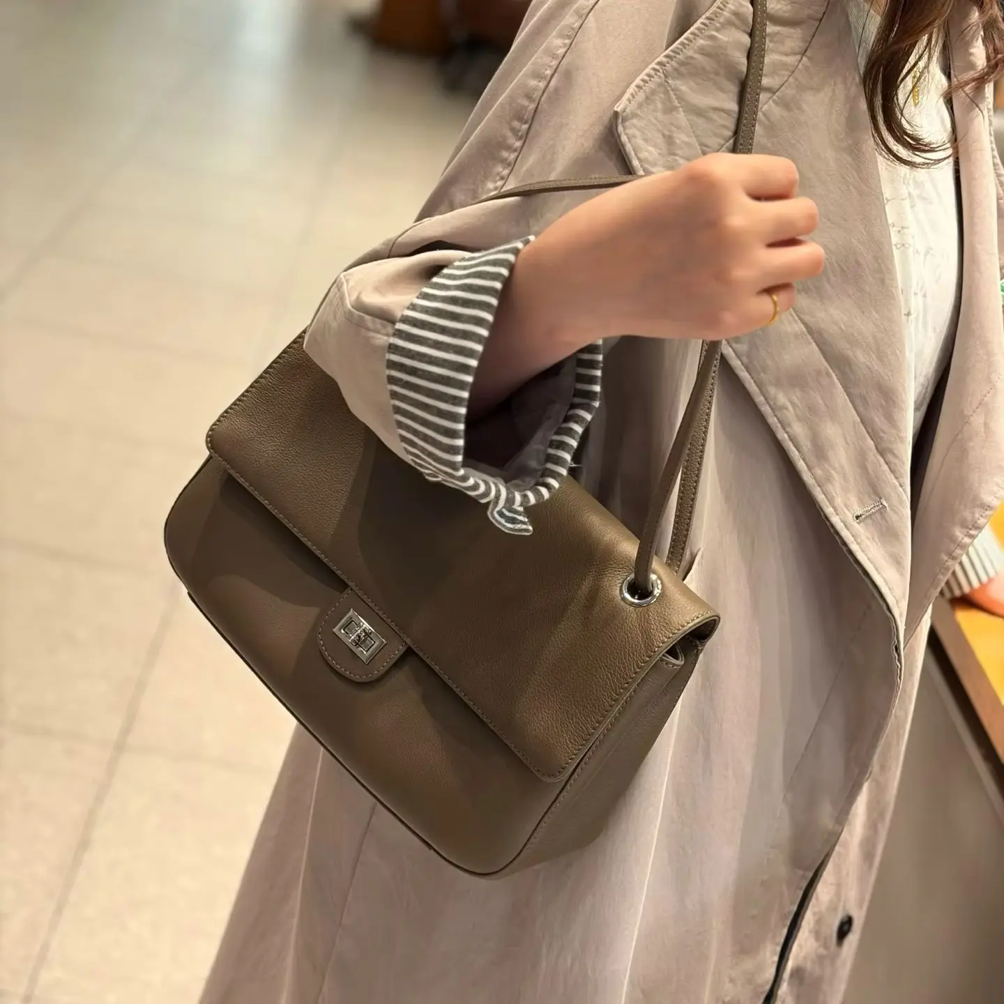 Vintage Genuine Leather Tote Shoulder Bag Women's Luxury Cowhide French Flap Briefcase Messenger Crossbody Bag 2026 New