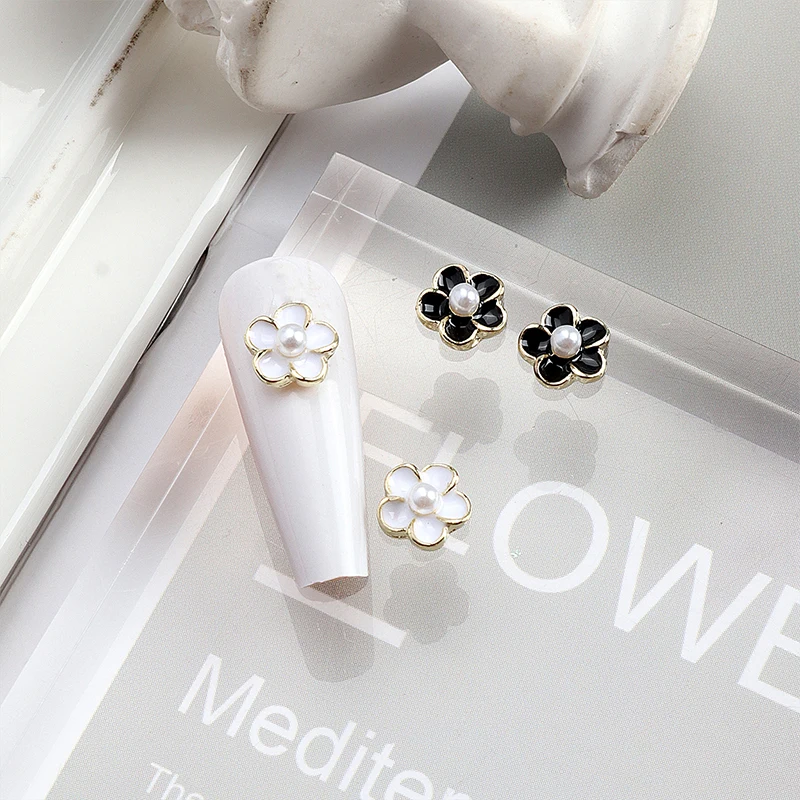 10PCS Glossy White Black Dimaonds Pearls Gold Edge Camellia Rose Flowers Metal Nail Art Rhinestones Jewelry Manicure Decorations