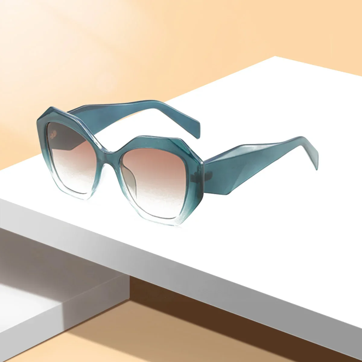 Ladies\' Geometric Shaped Glasses, Colored Lenses, Dual Beam Angular Large Size, Fashionable Decorative Glasses