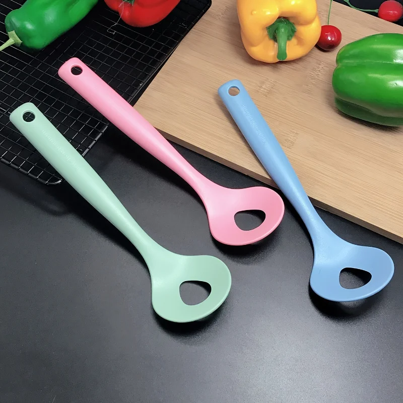 2pcs Random delivery pill pressing spoon meatball maker household squeezed fish balls Rice-meat dumplings spoon kitchen gadget