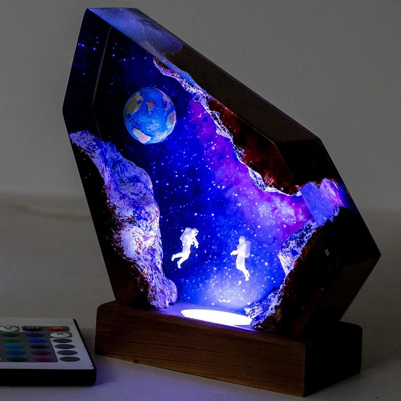 Universe Explore Organism Resin Table Light Creactive Art Decoration Lamp Astronaut Earth Theme Night Light  USB Charge