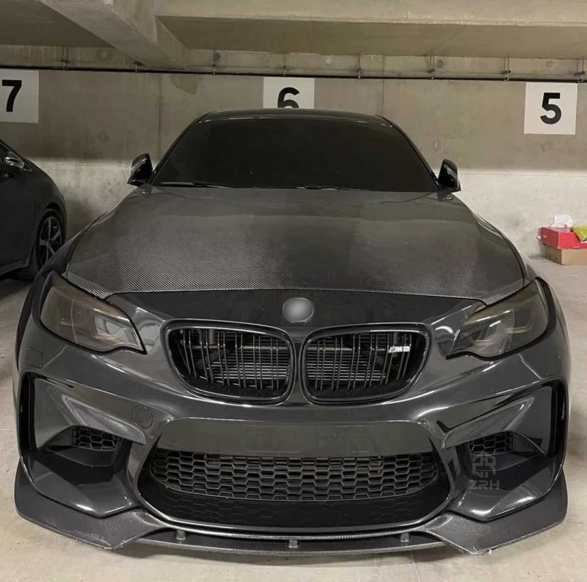 V Style Real Carbon Fiber Frontstoßstangenlippe für F87 M2 M2C Autoteile Frontlippe