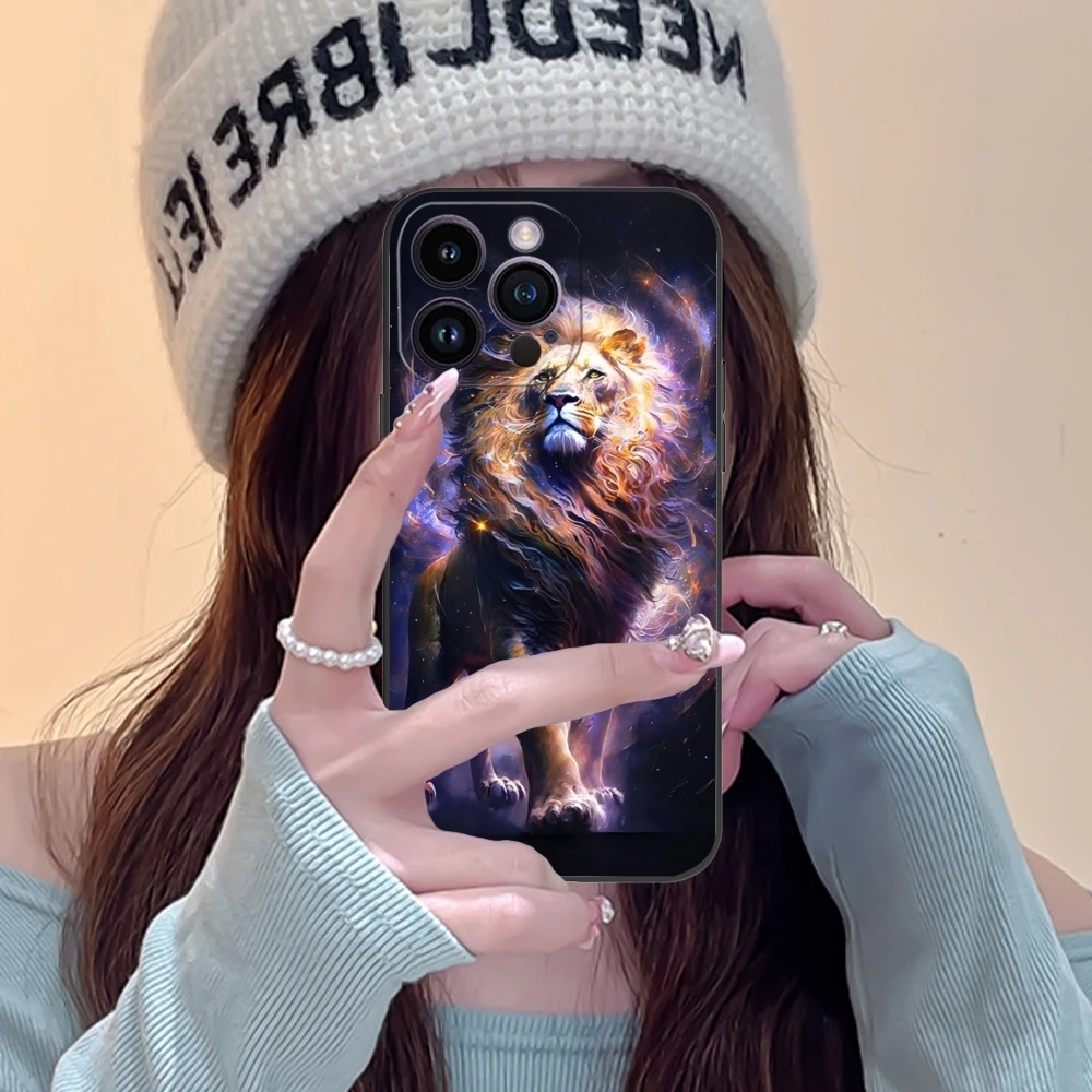 Lion PaintingLuxury Mobile Cell Phone Case for iPhone 15 14 13 12 11 X XR XS 8 7 Pro Max Plus Mini Black Soft Phone Cover Shell