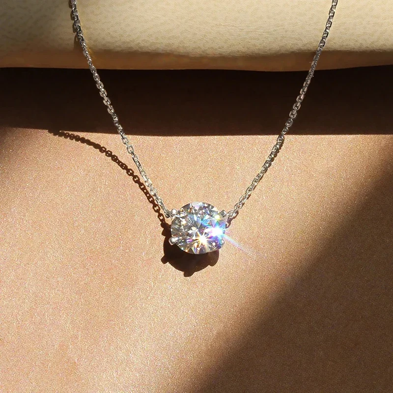 Huitan Simple Stylish Round Cubic Zircon Pendant Necklace for Women Sparkling Gorgeous Accessory Graceful Wedding Party Jewelry