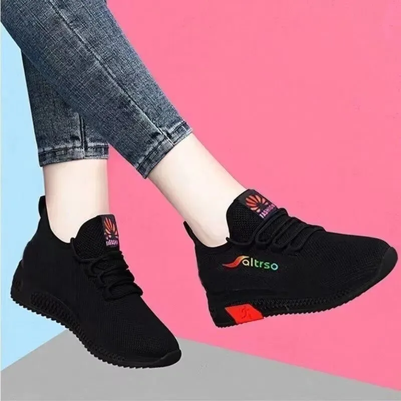 Women Mesh Flat Shoes Spring New Fashion Women Soft Soled Knitted Sneakers Korean Version Casual Non Slip Mom and Student