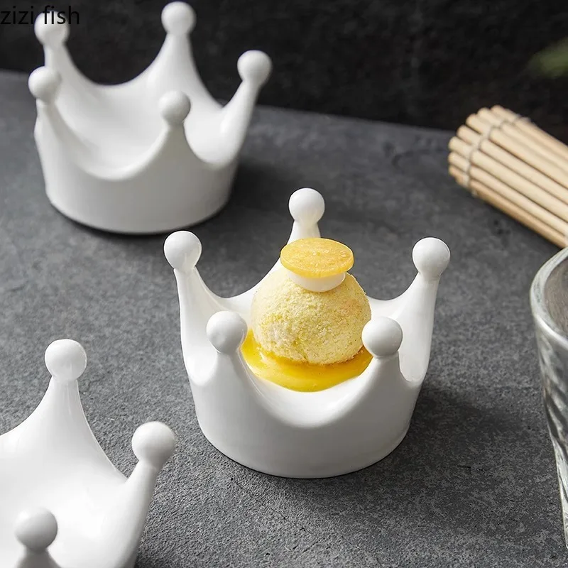 Creative Crown Shaped Ceramic Dim Sum Plate Dessert Dish Sushi Dish Restaurant Molecular Cuisine Display Plate Ceramic Tableware