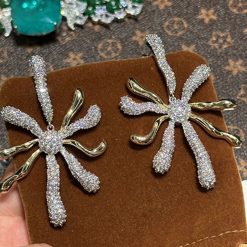 

Women Fashion Zircon Flower Earrings 2025