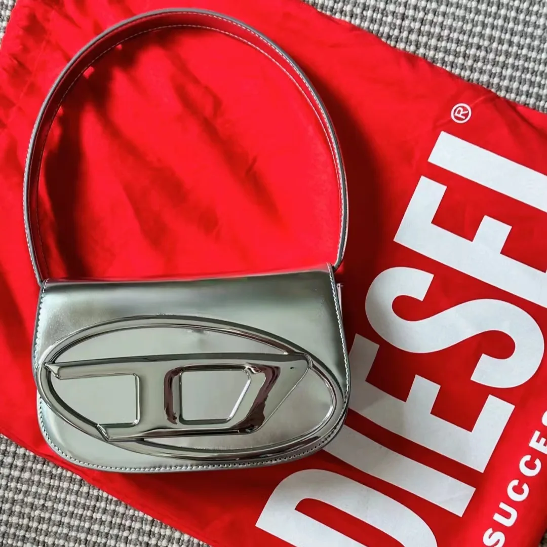 Metallic Silver Mirror Finish Mini Underarm Saddle Bag 3D Embossed Oval Logo Shoulder Crossbody Handbag With Brand Dust Bag Y2K Futuristic Party Small Purse For Women