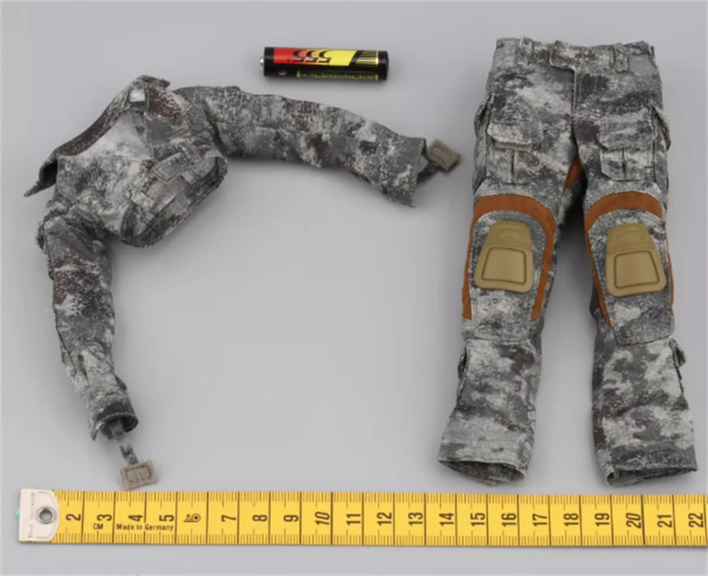 FLAGSET FS-73052 1/6 Female Sniper Coat  pant s clothes  Model for    Fit 12'' Solider Action Figure  Toys