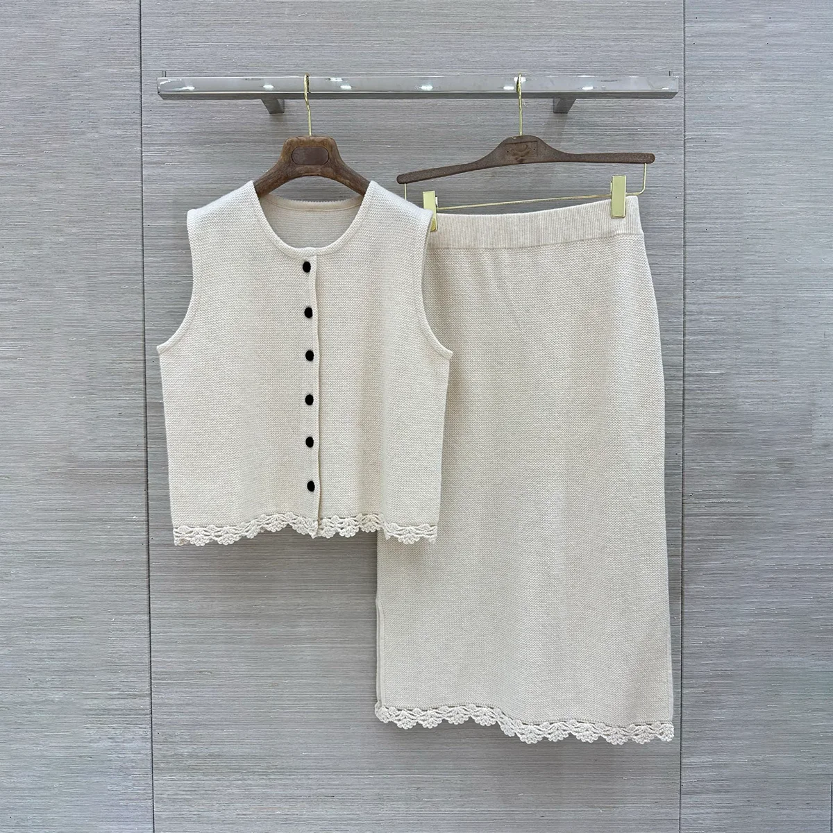 2026 high-quality crochet lace knitted vest half skirt two-piece set--hb807