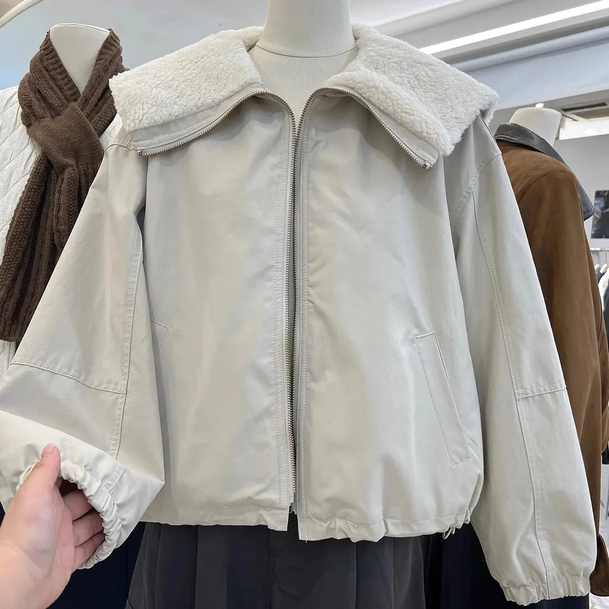 

Ele Women's ort Thiened Cotton Jaet Winter 2025 Faion Design Large Fur Collar Stand up Top Ladies' Outerwear