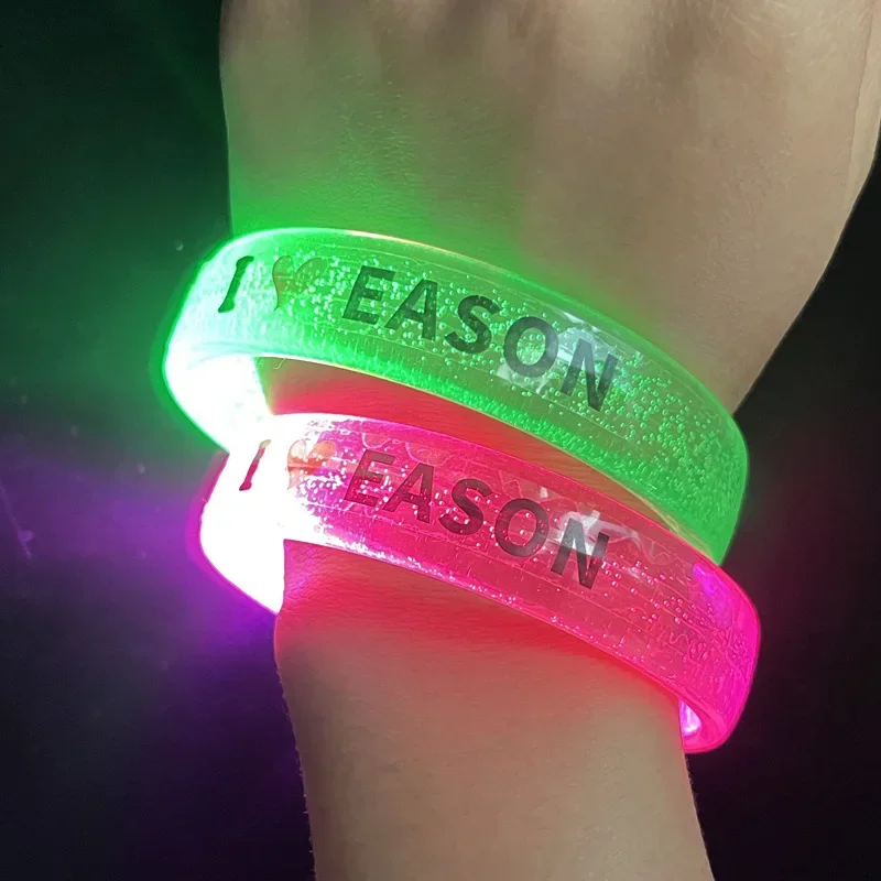 50 قطعة أساور LED مخصصة أساور مضيئة عيد الميلاد النيون حفل زفاف زينة حفلة عيد ميلاد