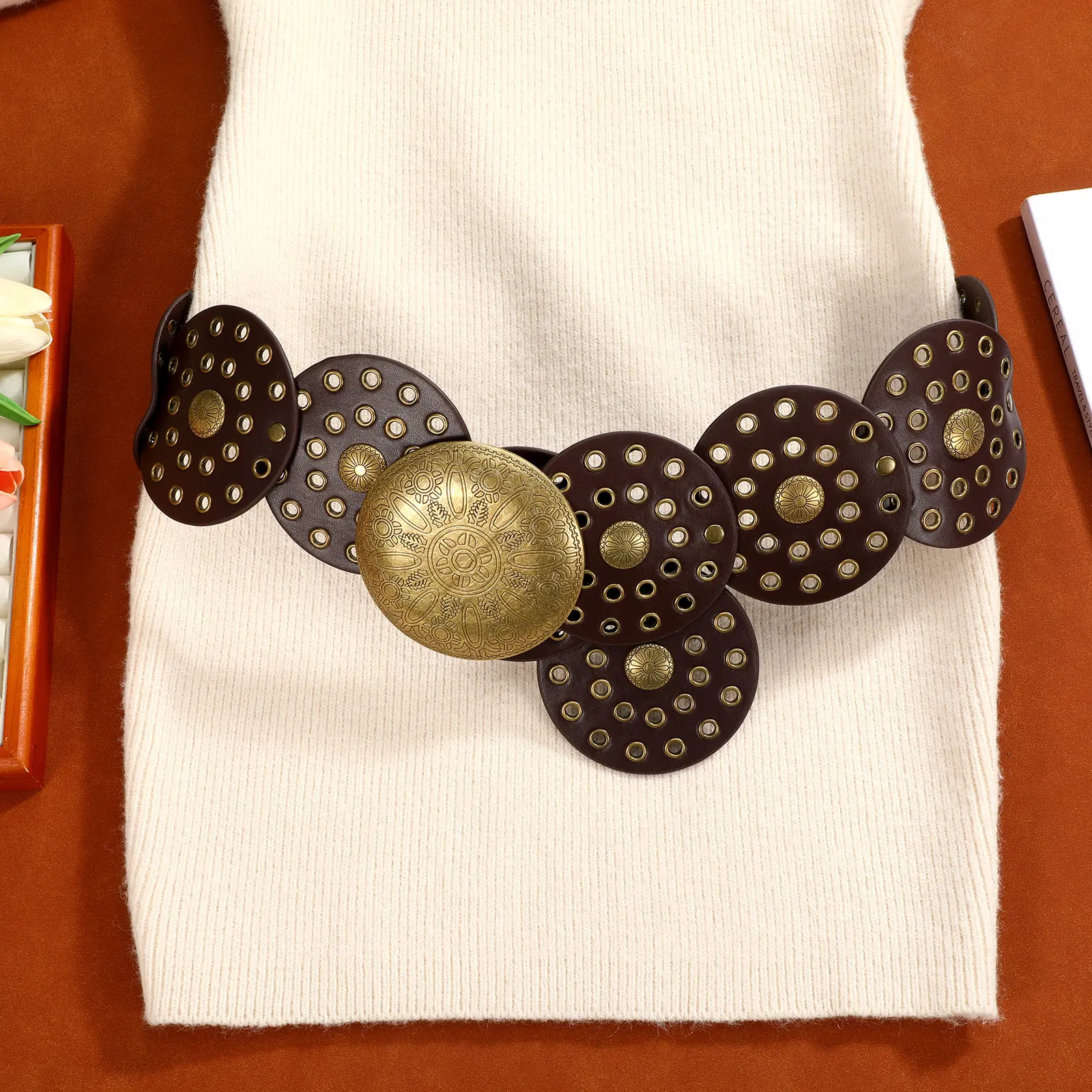 Women's Vintage Waist Belt Decorative Disc Design Exaggerated Waist Belt for Dresses Jeans Skirts Beach Party Cosplay