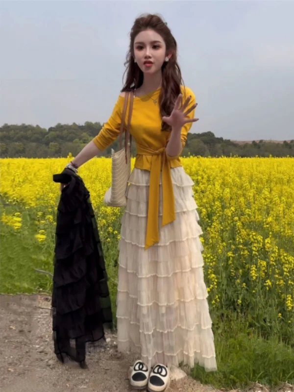 

Faionable oulder-baring Top And High-waisted Skirt Two-piece Set for Women Spring 2026 Design Sense Knot-waist Skirt