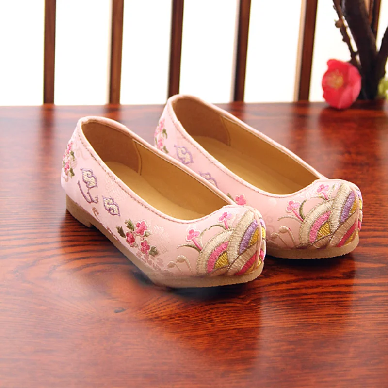 

Water Pink Embroidered Hook Shoes Korean Girls Hanbok Shoes Kids Performance Dance Shoes