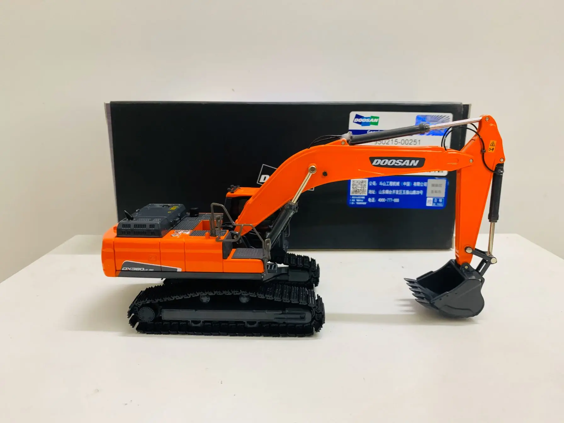 Doosan DX380LC Crawler Excavator 1/50 Scale Die-Cast Model New in Original Box