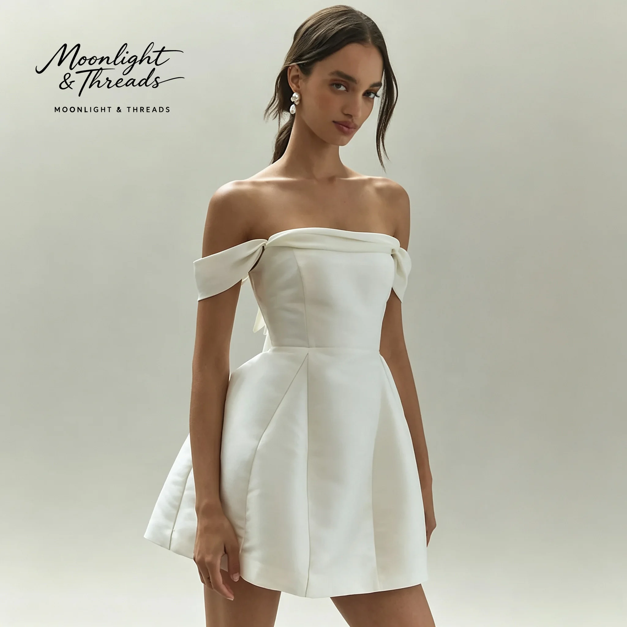Ivory white carded shoulder strapless sleeveless puff short skirt for formal occasions wedding dress pleated design