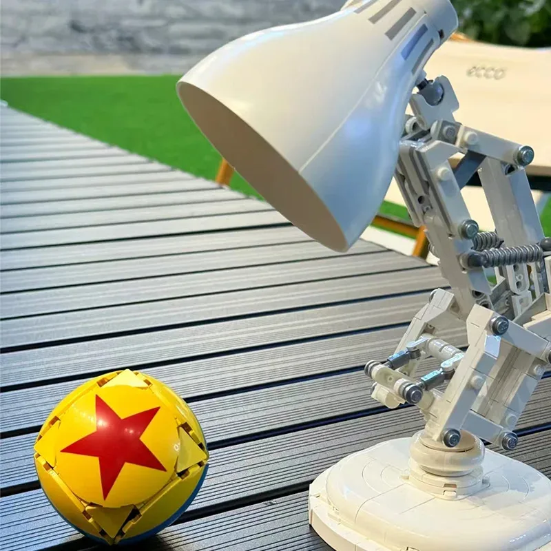 

613-pieces New Small Desk Lamp Model Building Blocks Creative Lamp Room Decoration Blocks DIY Brick Toy Christmas Birthday Gift