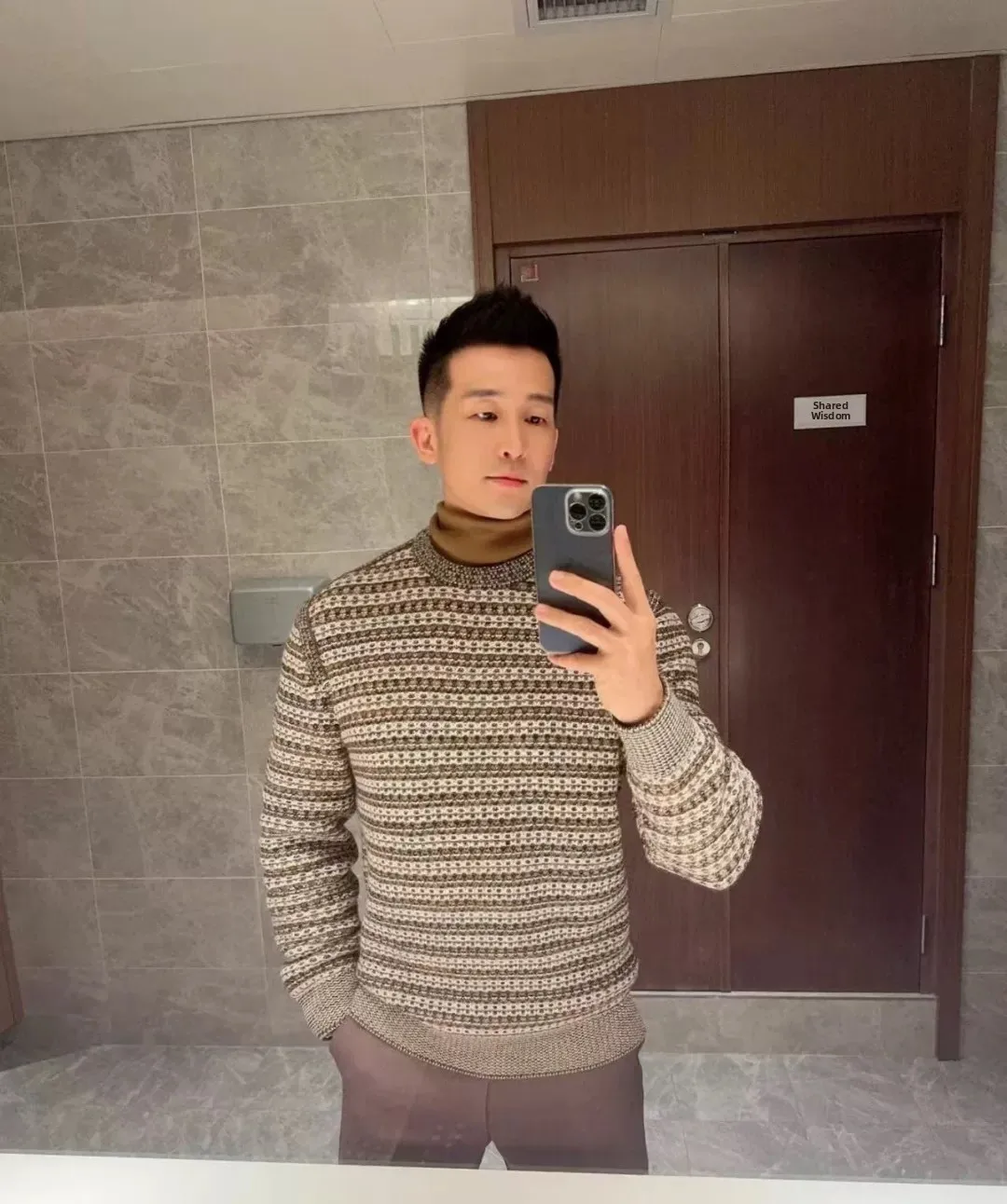 

8800 Version Men's Casual Long Sve Knitted Sweater round Ne Wool Camere Plaid Stripe Vintage Loose Fit Autumn Winter