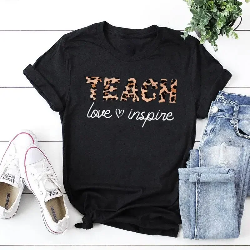 

Teach Love Inspire Leopard Shirt Cute Teacher Shirts Funny Back To School T-Shirt Cotton Crewneck Short Sleeve Fashion Top Y2K