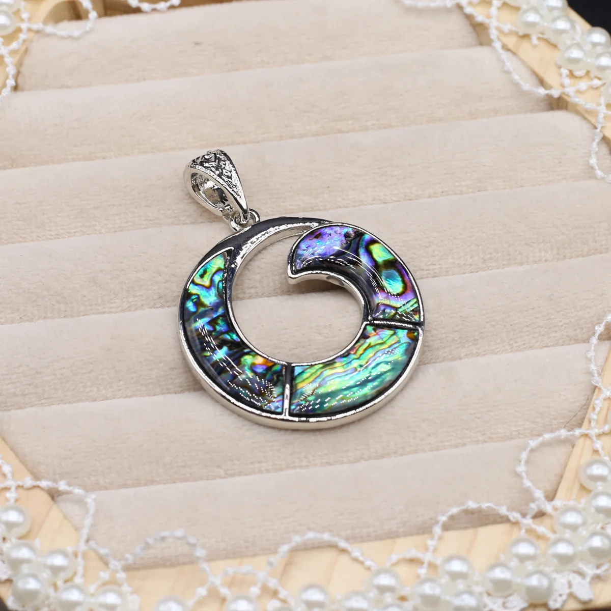 Directly from the manufacturer Cross-border Internet celebrity popular alloy inlaid New Zealand abalone shell DIY hollow round p