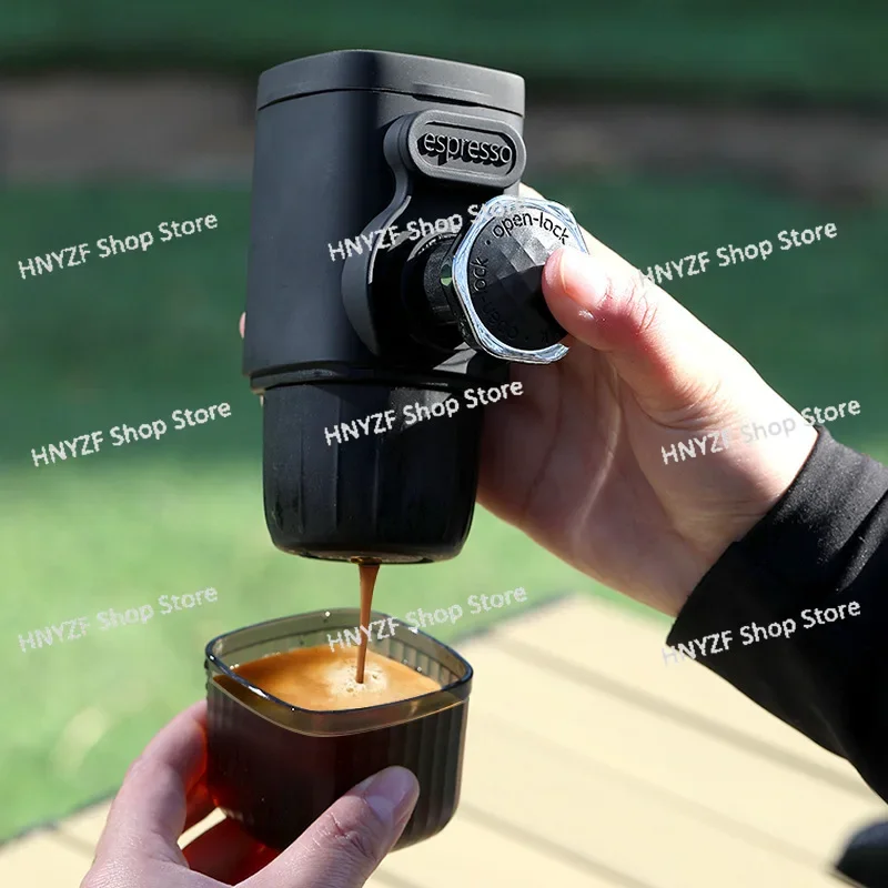 Portable hand-pressed coffee machine Italian capsule coffee powder