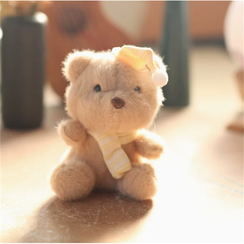 ตุ๊กตาผ้ากำมะหยี่พร้อมหมวกและจี้รูปหมี ของเล่นตุ๊กตาผ้ากำมะหยี่น่ารัก จี้กระเป๋าผ้ากำมะหยี่ลายการ์ตูน 13 ซม. 4 สี