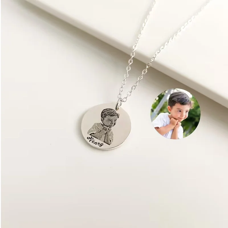 Custom Gegraveerde Foto Ketting Gedenkteken Handengepersonaliseerde Vintage Mode Trend Accessoires Voor Vrouwen Jubileum Cadeau