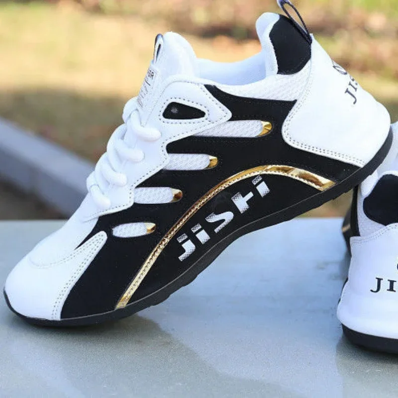 Мужская повседневная обувь, мужская осенняя модная дышащая легкая повседневная обувь с сеткой, новые удобные кроссовки на плоской подошве с мягкой подошвой на шнуровке Мужская повседневная обувь, мужская осенняя модная дышащая легкая повседневная обувь с сеткой, новые удобные кроссовки на плоской подошве с мягкой подошвой на шнуровке