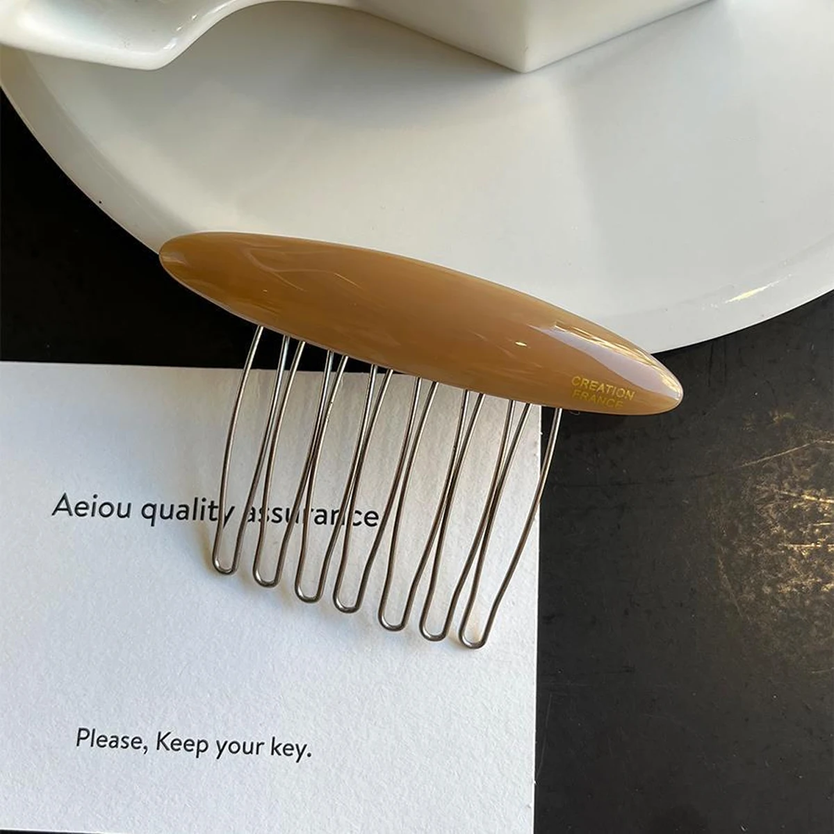 1 Stück Neuer Retro Gold Standard Haarkamm, Hochwertiger Ovaler Umgekehrter Kamm, Acetat-Seitenclip Koreanische Version des Kopfbedeckungs-Haarkamms – Detail 10