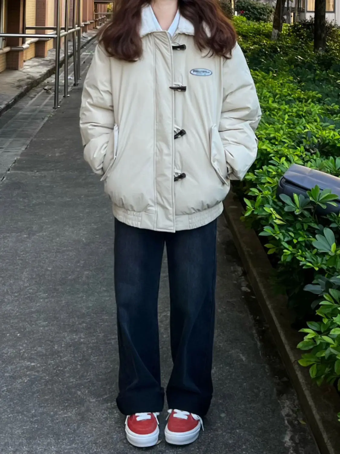 Autunno e inverno nuove donne parka imbottiti moda coreana colletto rovesciato manica lunga fibbia in corno cappotti caldi casuali