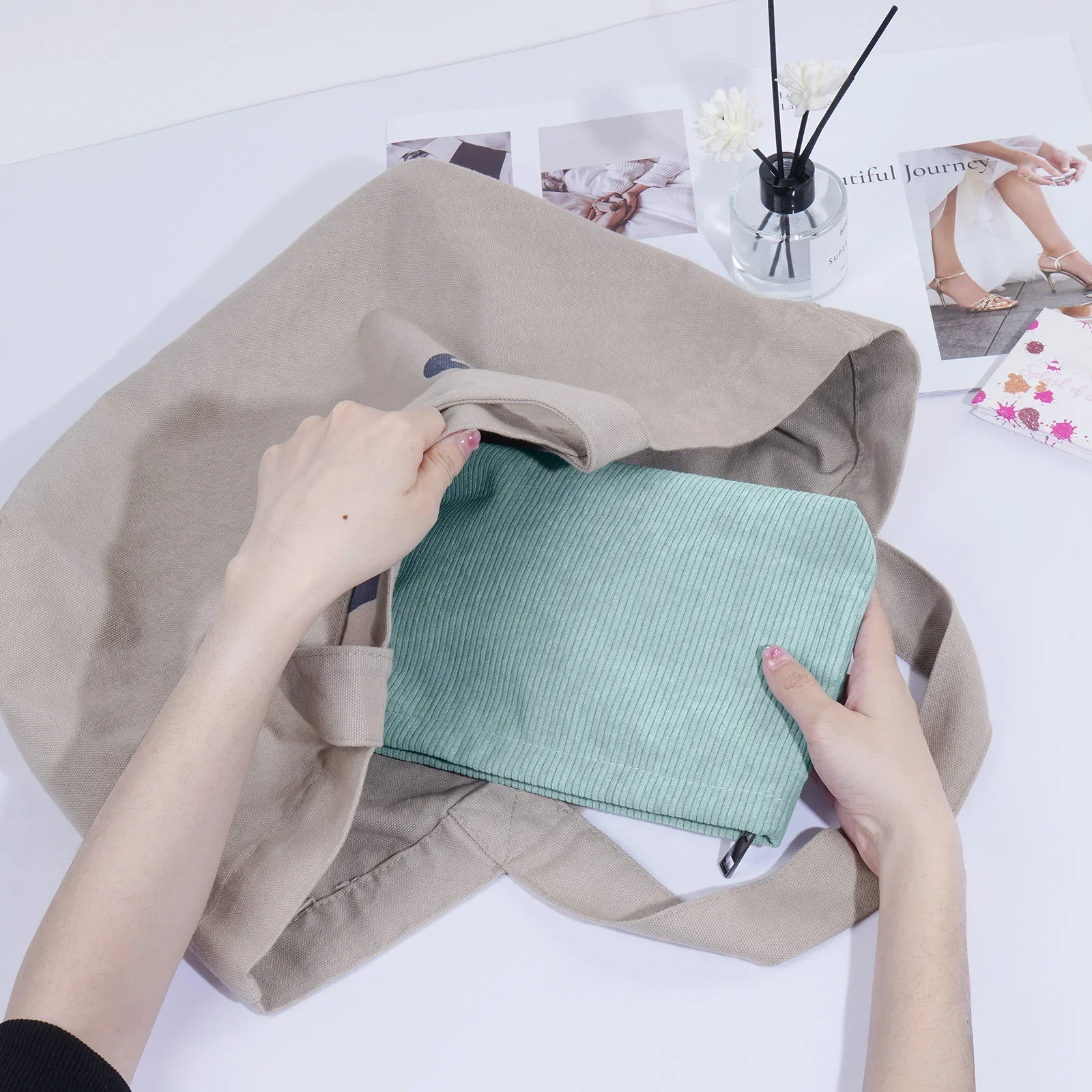 Makeup  Corduroy Travel Cosmetic Bag Portable Storage Bag Purses Women Large Capacity Zipper Make Up Organizer Storage Clutch