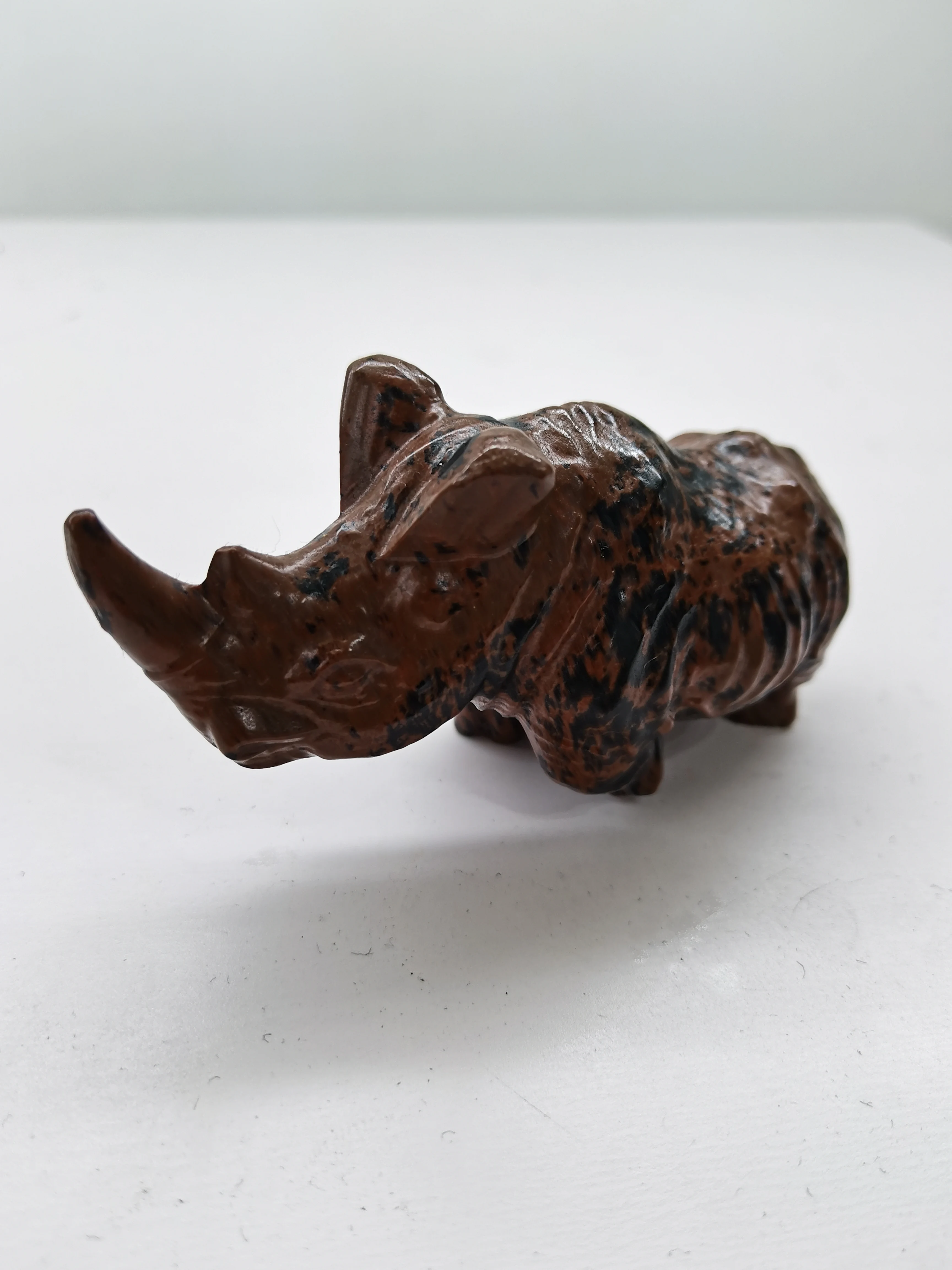 Rhinoceros Figurine Natural Healing Crystal Craft Hand Carved Home Decoration Gifts