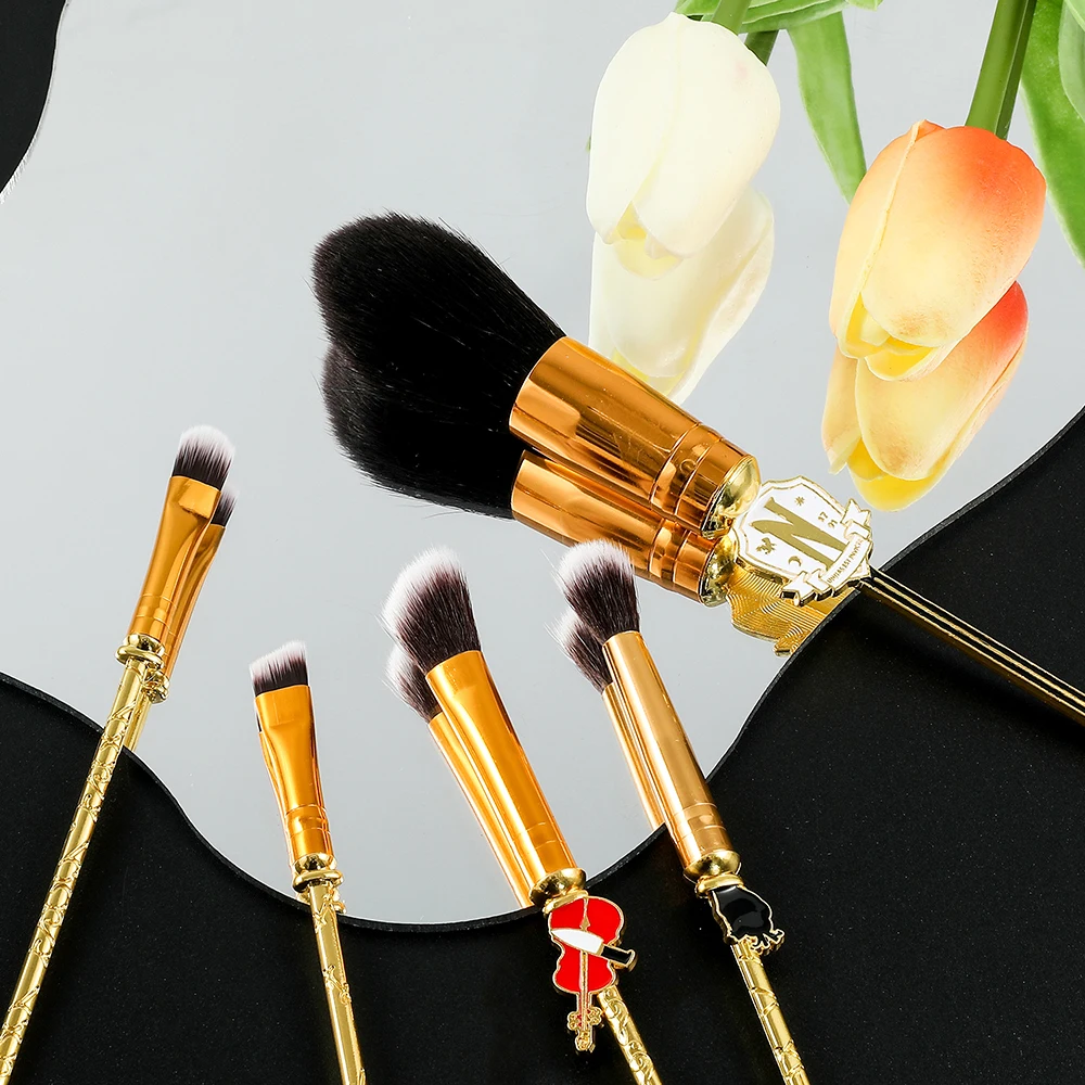 New Classic Movie day Addams Makeups Brushes applicatore per rossetto bacchette Set strumenti per il trucco cosmetico addigs Cosplay Prop