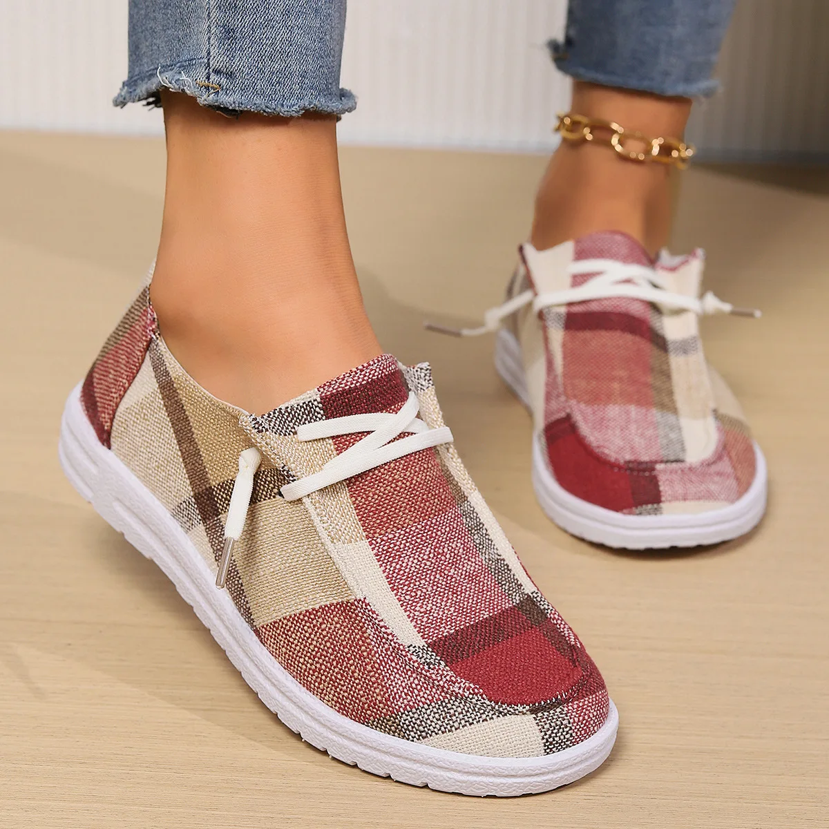 Canvas Shoes Woman Light Weight Slip-on Flat Sneakers Ladies Summer Breathable Cloth Loafers Design Espadrilles Luxury Shoes