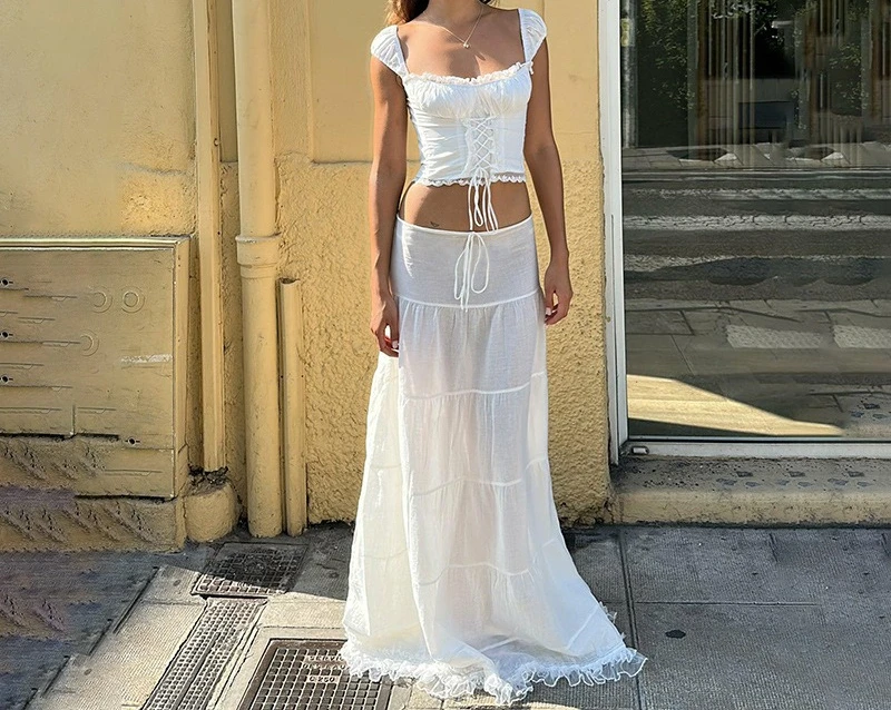 

2025 Summer New Square Collar Camisole Top and Lace Patchwork Skirt Two-piece Set