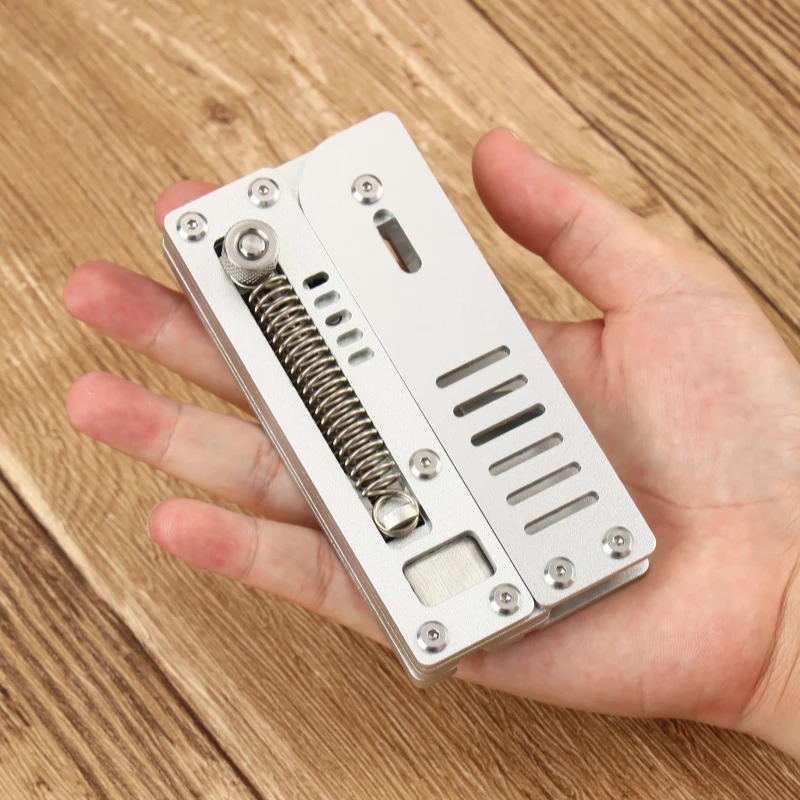 لعبة صوت إصبع EDC معدنية إبداعية محمولة للاستخدام الخارجي (يمكن أن تصنع الصوت)