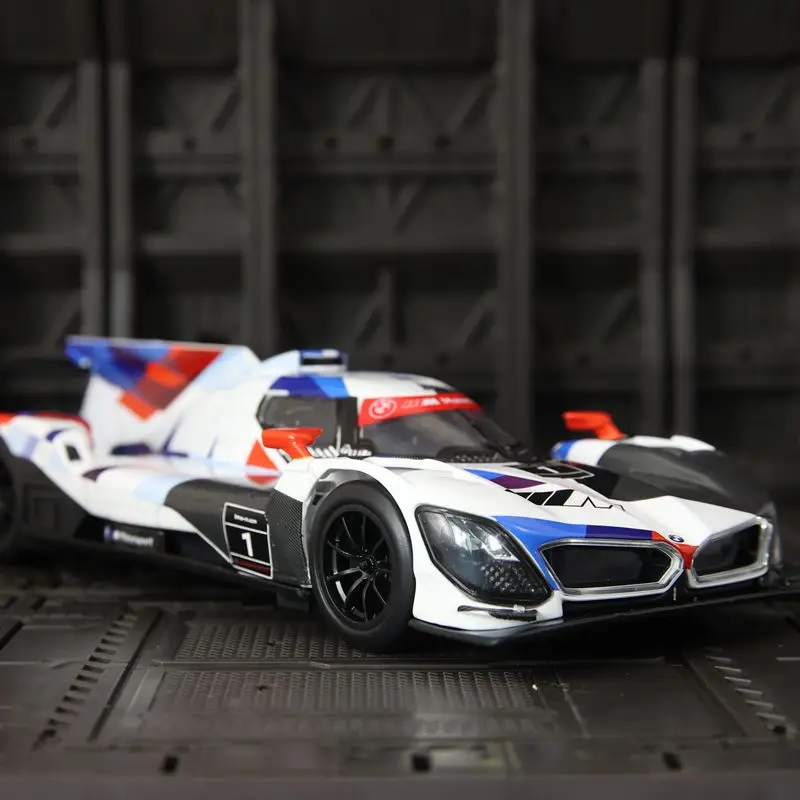 CCA 1:24 BMW M Hybrid V8 Model samochodu ze stopu metalu z dźwiękiem i światłem, odpowiedni do kolekcjonowania i może być prezentem dla przyjaciół.